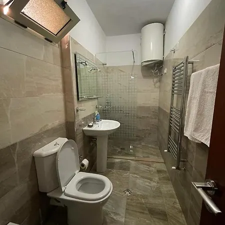 Apartment Center Apartments, Pazari Ri *